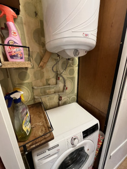 Тристаен апартамент (преустроен от двустаен) за продажба – ж.к. Изток, Казанлък