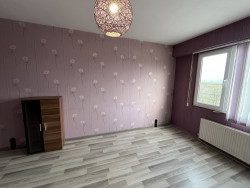 Тристаен апартамент (преустроен от двустаен) за продажба – ж.к. Изток, Казанлък