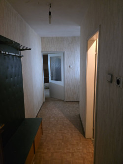 Агенция Елия продава 2 стаи + кухня - Манастира