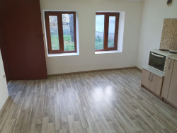 Продава Къща Масивно строителство в с.Енина