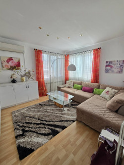 Агенция за недвижими имоти "ОЛИМПИЯ" продава :