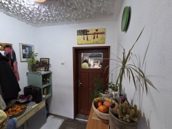 Къща за продажба в Казанлък – район Манастира, двор, гараж, проект за надстрояване