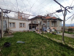 Продава Къща Масивно строителство в гр.Казанлък