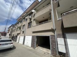 Тристаен апартамент с гараж за продажба – ново строителство, район Болницата, гр. Казанлък