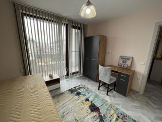 Тристаен апартамент под наем в СУПЕР ЦЕНТЪРА на Казанлък
