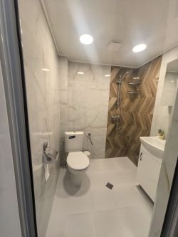 Изцяло обновен едностаен монолитен апартамент в кв.запад