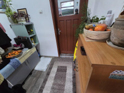 Къща за продажба в Казанлък – район Манастира, двор, гараж, проект за надстрояване