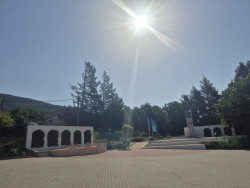 Продава Къща Масивно строителство в гр.Шипка