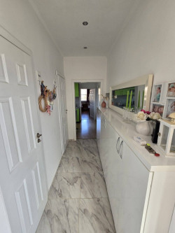 Агенция за недвижими имоти "ОЛИМПИЯ" продава :