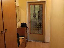 Двустаен апартамент 64 кв.м. с масивен гараж 18 кв.м., в квартал ”Изток”.