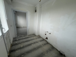 Продава гарсониера в ж.к. Изток блок 30