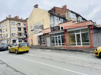 Магазин под наем в центъра на гр. Казанлък – 30 кв.м.