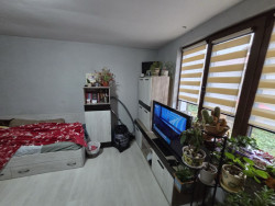 Къща за продажба в Казанлък – район Манастира, двор, гараж, проект за надстрояване