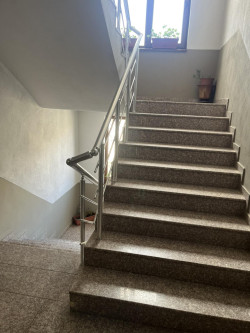 Тристаен апартамент с гараж за продажба – ново строителство, район Болницата, гр. Казанлък