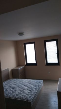 Отдавам под наем двустаен апартамент