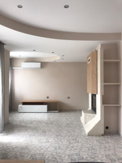 Тристаен апартамент под наем в центъра на Казанлък – обзаведен, отделна кухня, 90 кв.м.