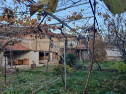 Продава Къща Масивно строителство в с.Енина