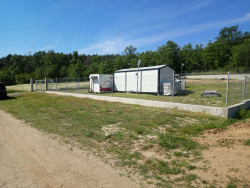 Инвестиционен парцел (УПИ) за продажба в с. Копринка – 1200 кв.м., проект за хале, лице на път