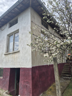 Продава Къща Масивно строителство в с.Турия