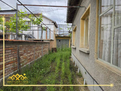 Къща близнак за продажба в гр. Павел баня | 100 кв.м. | Двор 500 кв.м. | 55 000 €