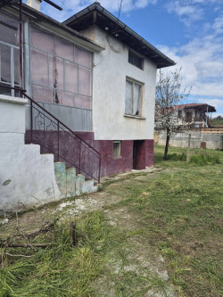 Продава Къща Масивно строителство в с.Турия