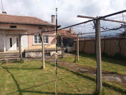 ПРОДАВА КЪЩА С ДВОР В СЕЛО ДЪБОВО – ДОБРА ЦЕНА И СПОКОЙНА ЛОКАЦИЯ