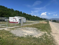 Инвестиционен парцел (УПИ) за продажба в с. Копринка – 1200 кв.м., проект за хале, лице на път