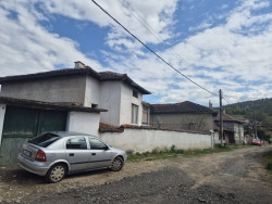 Продава Къща Масивно строителство в с.Турия