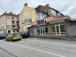 Магазин под наем в центъра на гр. Казанлък – 30 кв.м.