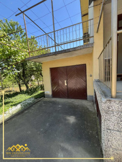 Двуетажна монолитна къща с двор 620 кв.м. в гр. Павел баня | 4 спални | 170 000 €