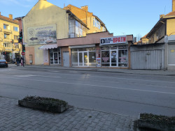 Магазин под наем в центъра на гр. Казанлък – 30 кв.м.
