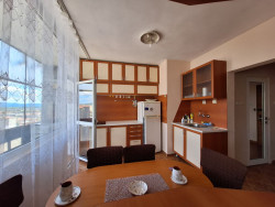 Агенция за недвижими имоти ”ОЛИМПИЯ” продава :