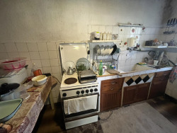 Къща с двор, гараж и кладенец за продажба в с. Долно Сахране | 3 спални | 700 кв.м. двор