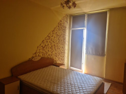 Агенция Елия от дава под наем 2 стаи с кухня в кв.В.Левски