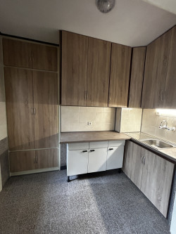 Тристаен под наем €310
