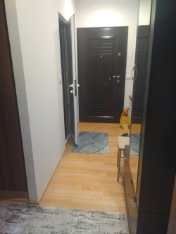 Агенция Елия продава 2 стаи + кухня в кв.ИЗТОК след ремонт