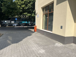 Тристаен апартамент 105 кв.м. + таван и изба до парк „Розариум“, Казанлък