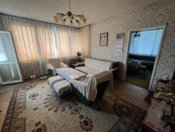 Къща с просторен двор в местност Старите лозя, Казанлък