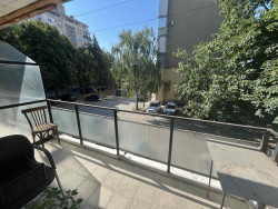 Двустаен апартамент 75 кв.м. за продажба в кв. Васил Левски, Казанлък