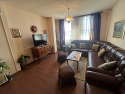 Тристаен апартамент 85 кв.м. за продажба в супер центъра на Казанлък