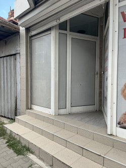 Офис / ателие под наем в центъра на Казанлък – 10 кв.м., след основен ремонт