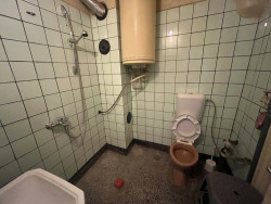 Тристаен апартамент 105 кв.м. + таван и изба до парк „Розариум“, Казанлък