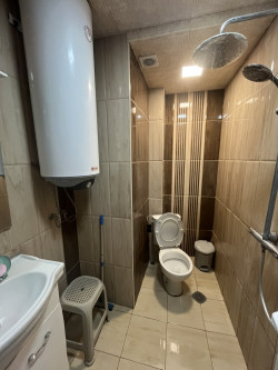Двустаен апартамент 75 кв.м. за продажба в кв. Васил Левски, Казанлък
