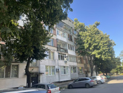Двустаен апартамент 75 кв.м. за продажба в кв. Васил Левски, Казанлък
