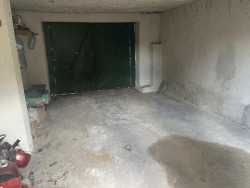 Едноетажна къща с три спални, пристройка, гараж и двор 630 кв.м. в село Габарево