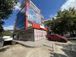 Двоен гараж около 30 кв.м. за продажба до музея и центъра на Казанлък