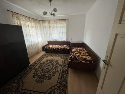 Едноетажна къща с три спални, пристройка, гараж и двор 630 кв.м. в село Габарево