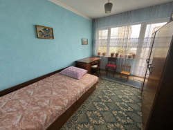 Четиристаен монолитен апартамент 100 кв.м. за продажба в район Манастира, Казанлък
