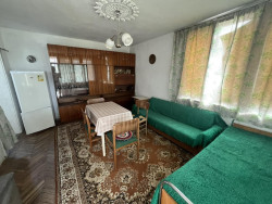 Къща с 4 спални и двор 1200 кв.м. за продажба в село Осетеново