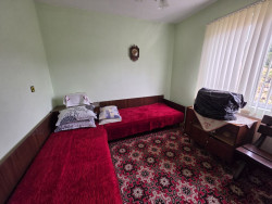 Къща 150 кв.м. с двор 380 кв.м. за продажба северно от парк „Розариум“, Казанлък